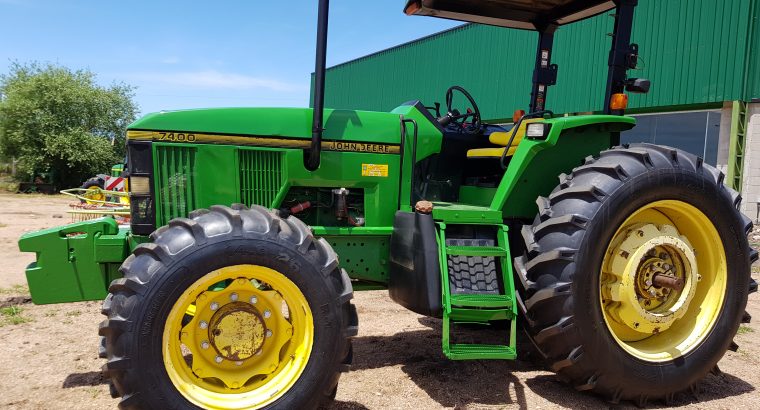 Tractor John Deere 7400