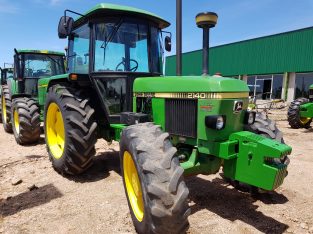 Tractor John Deere 2140