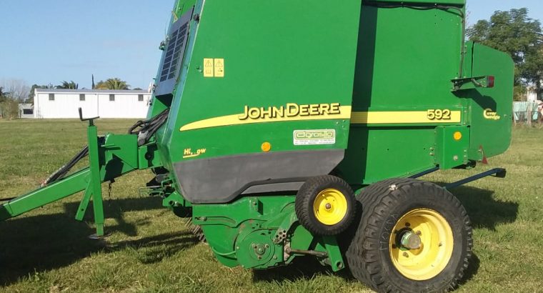 Enfardadora John Deere 592