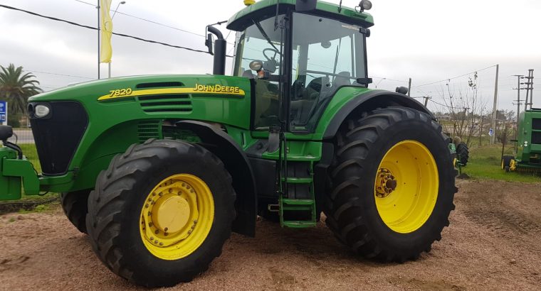 Tractor John Deere 7820