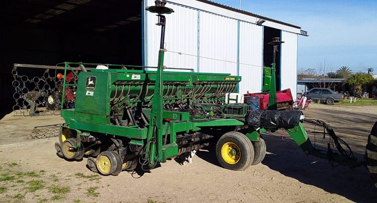 SEMBRADORA JOHN DEERE 750 VENDIDO