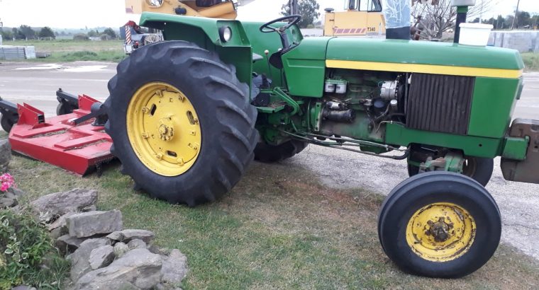 Tractor John Deere 2730