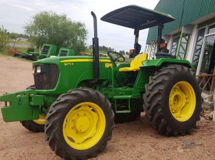 John Deere 5075 E