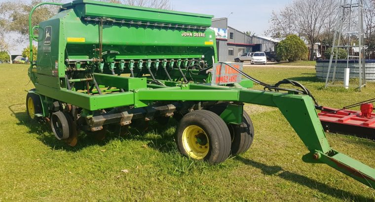 Sembradora John Deere 1560 VENDIDO