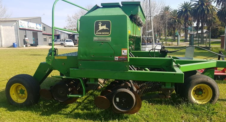 Sembradora John Deere 1560 VENDIDO