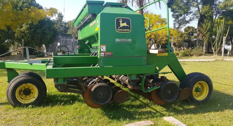 Sembradora John Deere 1560 VENDIDO