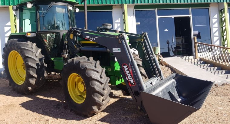 Tractor John Deere 3650 con Pala frontal