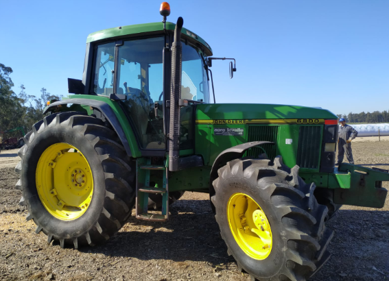 Tractor John Deere 6800