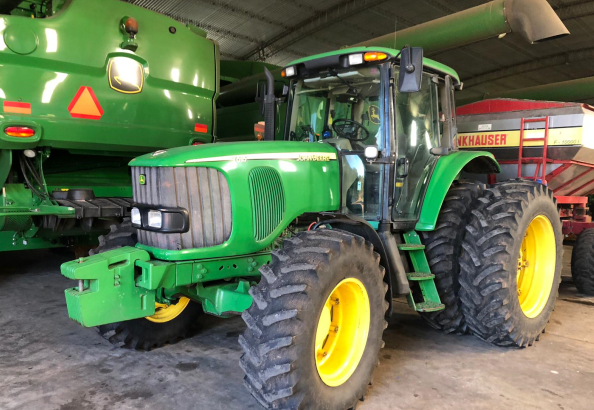 Tractor usado John Deere 7515 con piloto