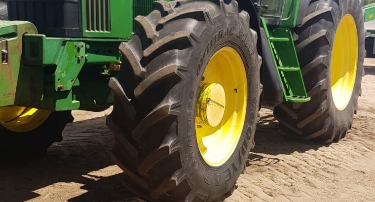 Tractor John Deere 6910