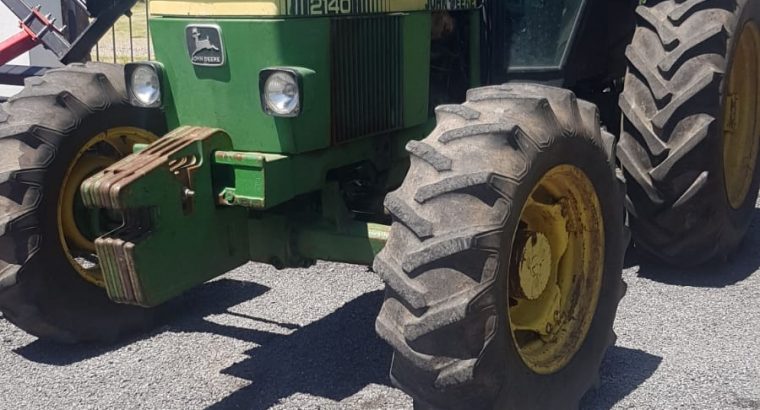 Tractor John Deere 2140