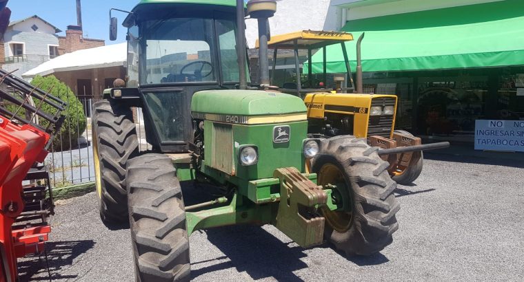 Tractor John Deere 2140