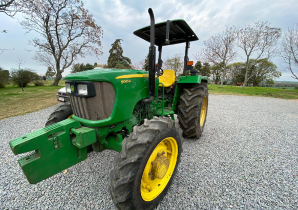 John Deere 5065