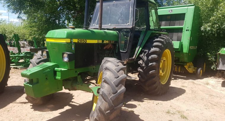 Tractor John Deere 2850