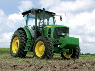 Tractor John Deere 6110 D