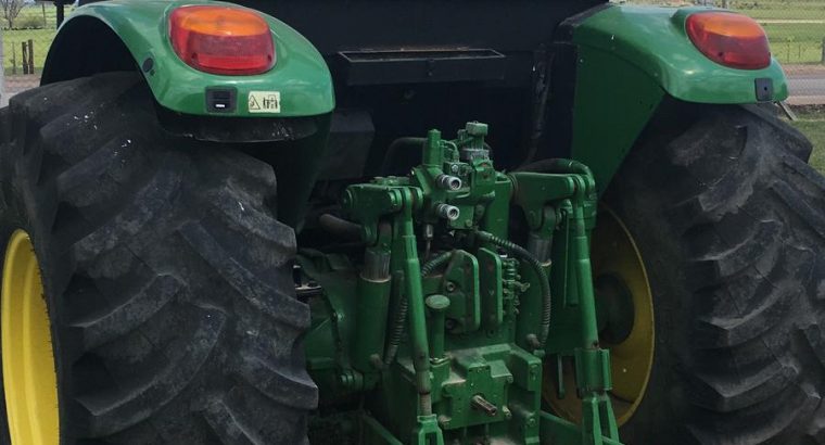 Tractor John Deere 6415