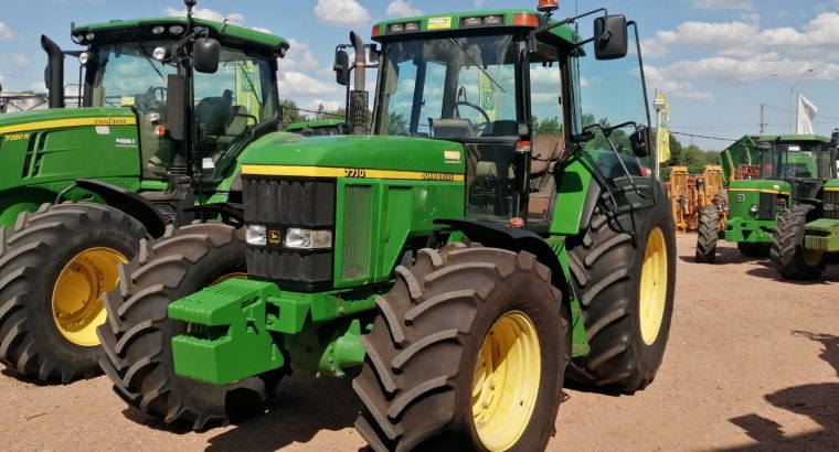 Tractor John Deere 7710