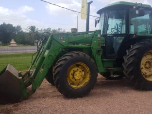 VENDIDO Tractor John Deere 2040 con pala Frontal John Deere 245 VENDIDO