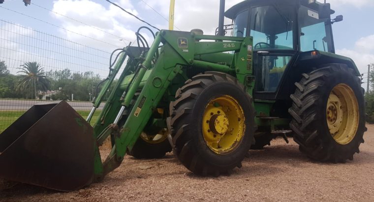 VENDIDO Tractor John Deere 2040 con pala Frontal John Deere 245 VENDIDO