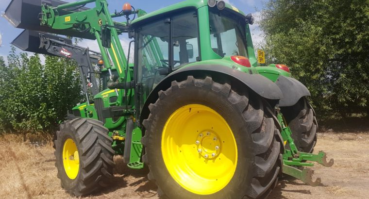 Tractor John Deere 6430 con pala frontal