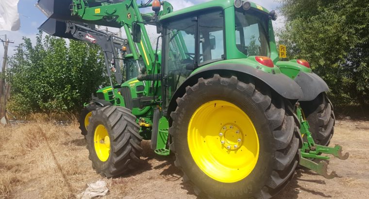 Tractor John Deere 6430 con pala frontal