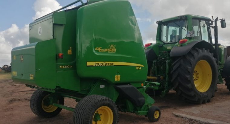 Enfardadora John Deere 854