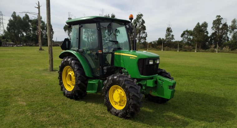 Tractor JOHN DEERE 5055E