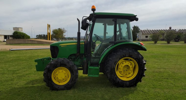 Tractor JOHN DEERE 5055E