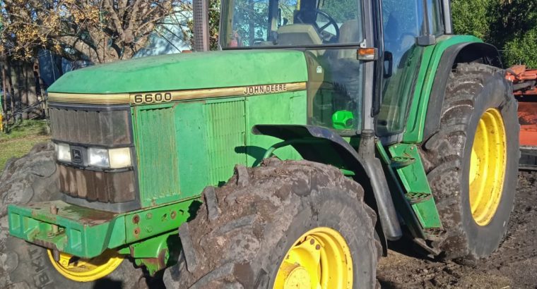 Tractor John Deere 6600