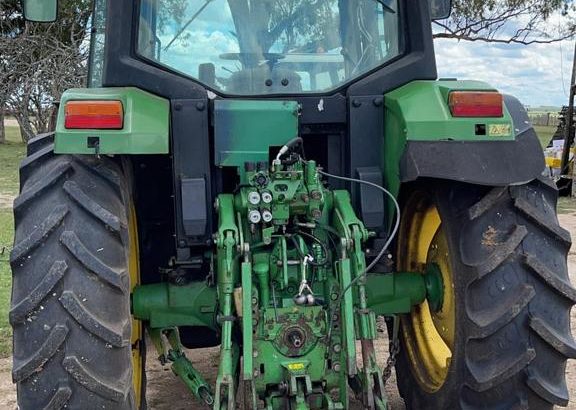 Tractor John Deere 6310