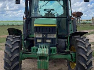 Tractor John Deere 6310