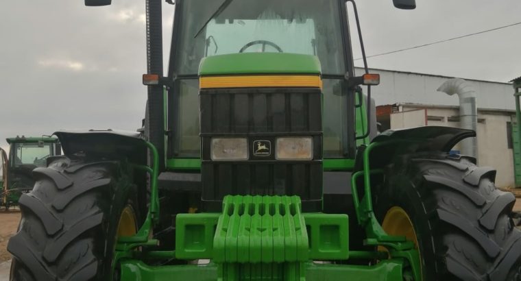 Tractor John Deere 6910