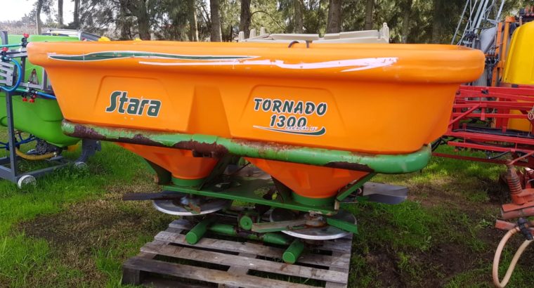 Fertlizadora Stara tornado 1300