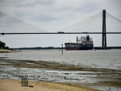 El bajo nivel de agua del río Paraná empuja a la baja los precios de los granos