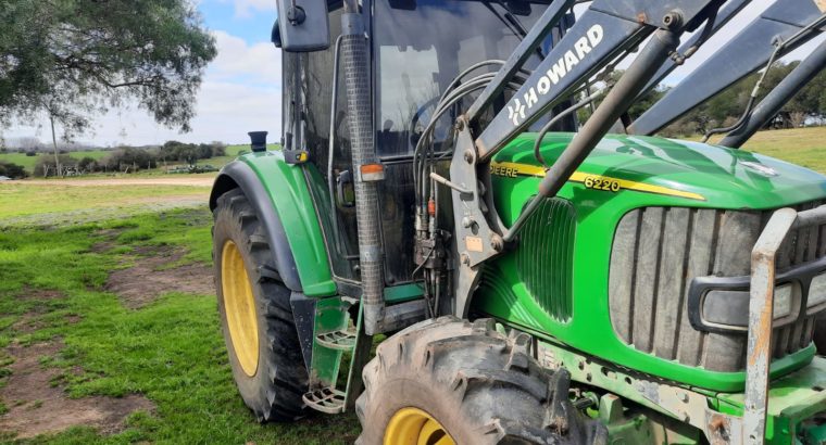 Tractor John Deere 6220 con cargador