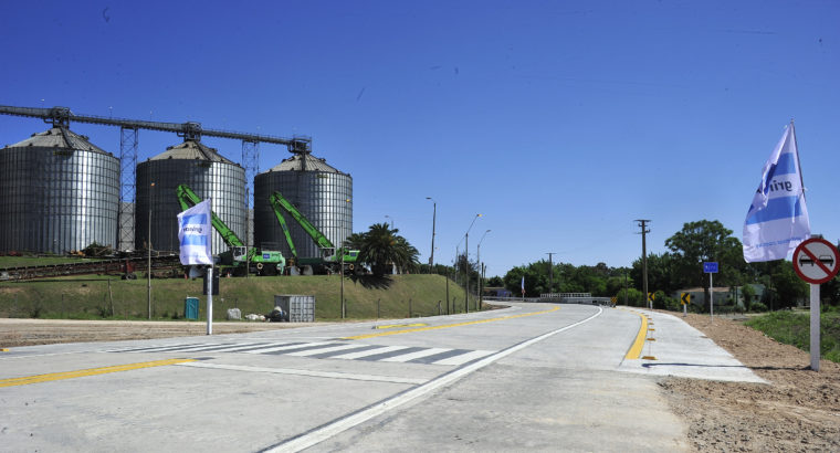 Inauguración de obras de pavimentación en acceso al Puerto de Nueva Palmira