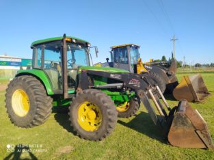 Tractor John Deere 6415 con cargador frontal