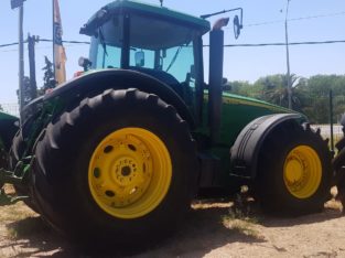 John Deere 8320