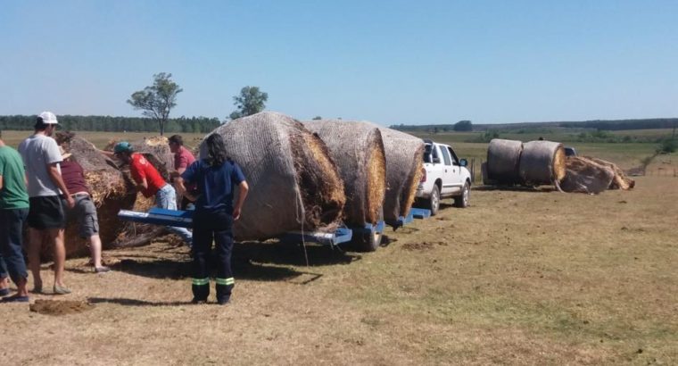 Entrega de ayudas a damnificados por incendios