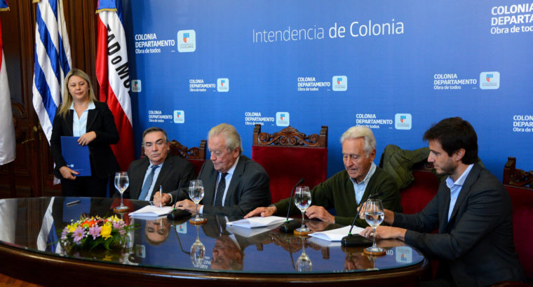 Intendente Moreira firmó Contrato Plan de importante inversión para Colonia