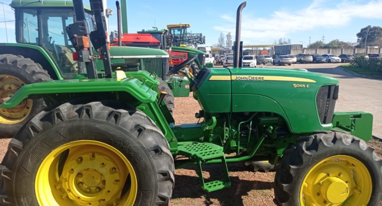 Tractor John Deere 5065e