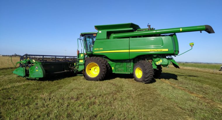 Cosechadora John Deere 9670 STS Con Plataforma 30 Pies Draper