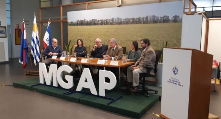 MGAP lanzó la campaña de lucha contra la  garrapata