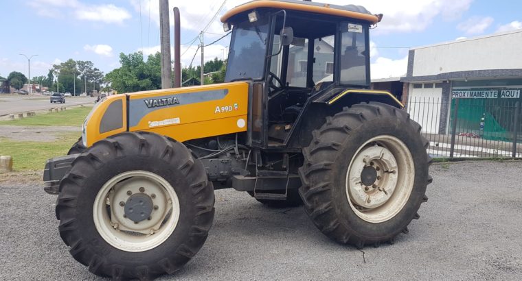 Tractor Valtra 990 A