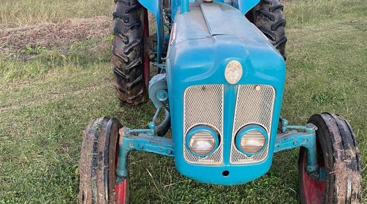 VENDIDO Tractor Fordson Dexta VENDIDO