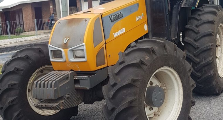 Tractor Valtra 990 A