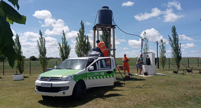 Intendencia de Colonia entrega agua a vecinos