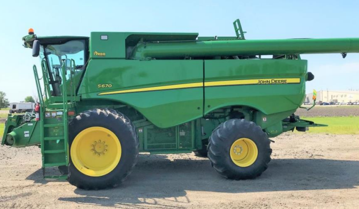 COSECHADORA JOHN DEERE S670