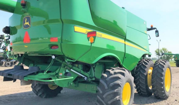 COSECHADORA JOHN DEERE S670