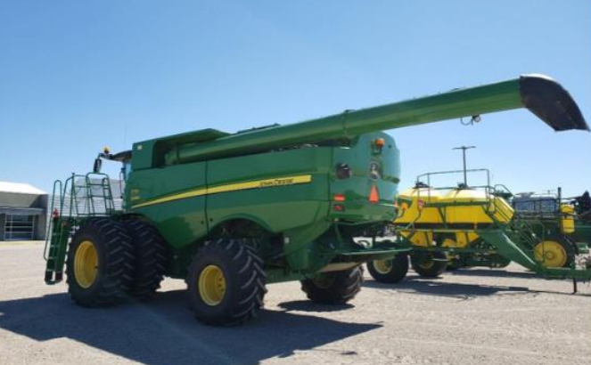 COSECHADORA JOHN DEERE S680 (USA)